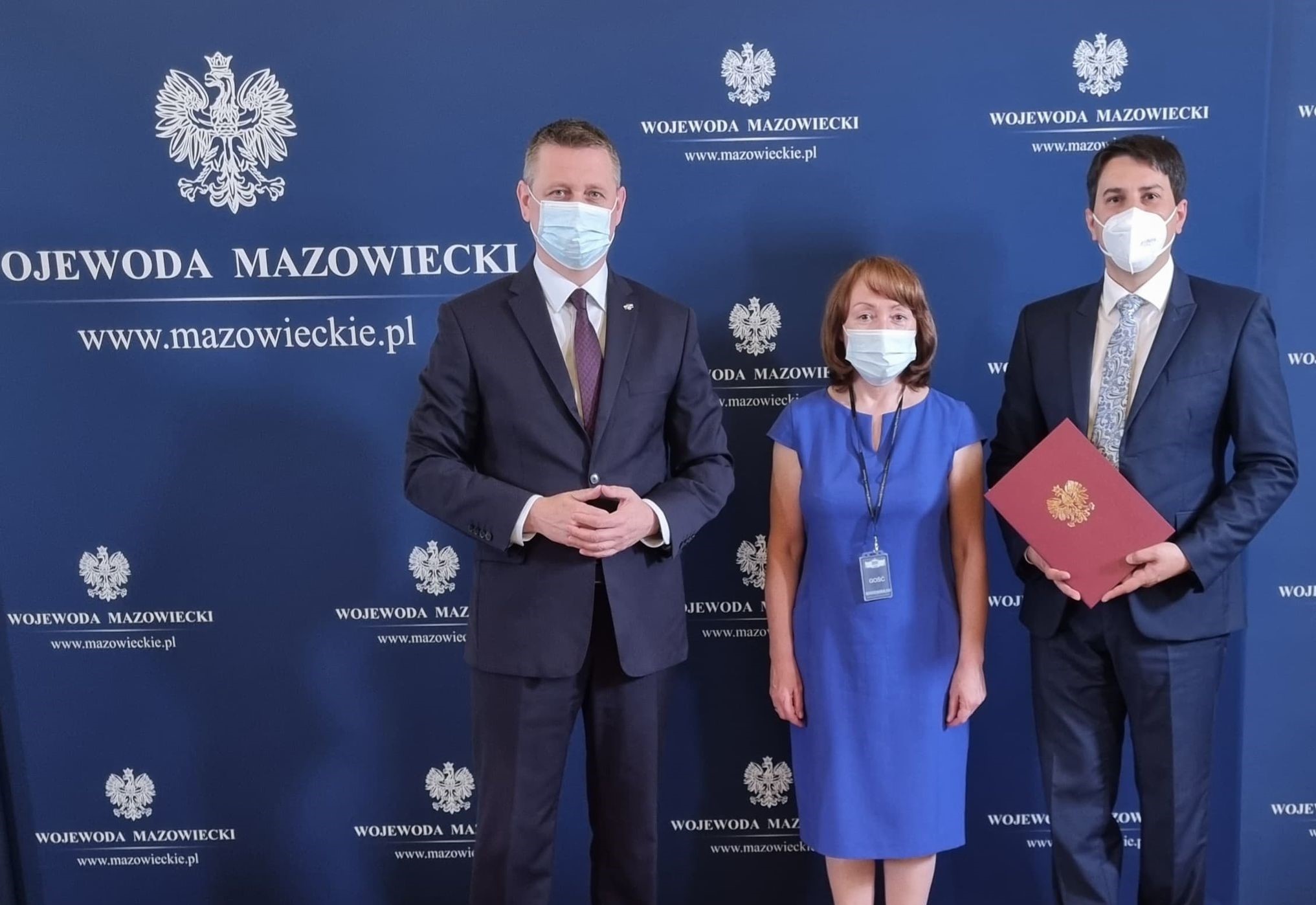 Na zdjęciu Wicewojewoda Mazowieckiego Artur Standowicz, Wójt Gminy Jabłonna Jarosław Chodorski i skarbnik Gminy Pani Marta Wojtachnio. Na zdjęciu Wicewojewoda Mazowieckiego Artur Standowicz. Wójt Gminy Jabłonna Jarosław Chodorski i skarbnik Gminy Pani Marta Wojtachnio.