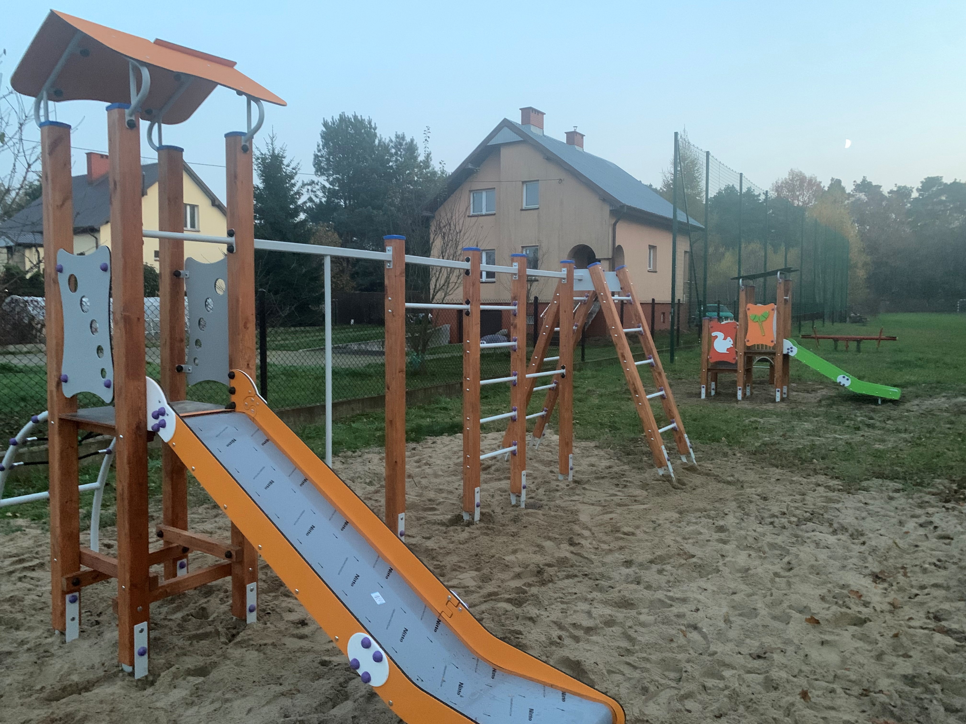 Zrewitalizowany plac zabaw w Janówku Drugim Zrewitalizowany plac zabaw w Janówku Drugim