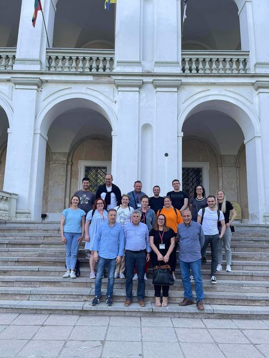 Zdjęcie grupowe uczestników międzynarodowego spotkania WASTE 2023 Zdjęcie grupowe uczestników międzynarodowego spotkania WASTE 2023